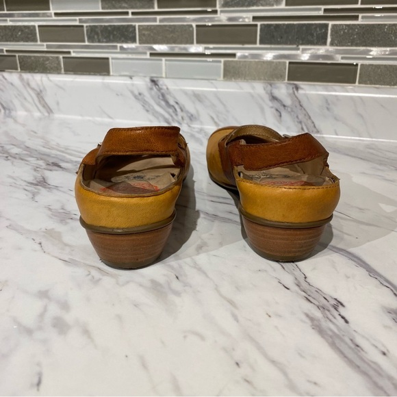 Brako leather Mary Jane Heels made in Spain - Picture 4 of 9